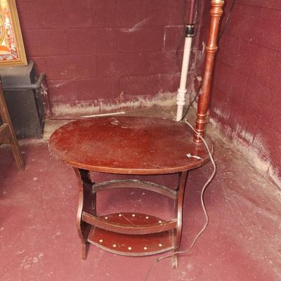 Magazine Table w/ Lamp