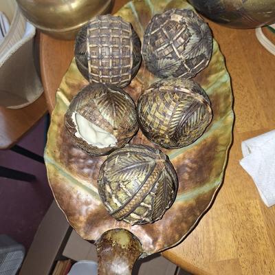 Leaf Plate w/ Decor bulbs