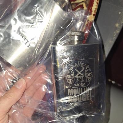 2 Flasks