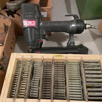 Senco Finish Pro Staple gun w/box of sorted various size staples