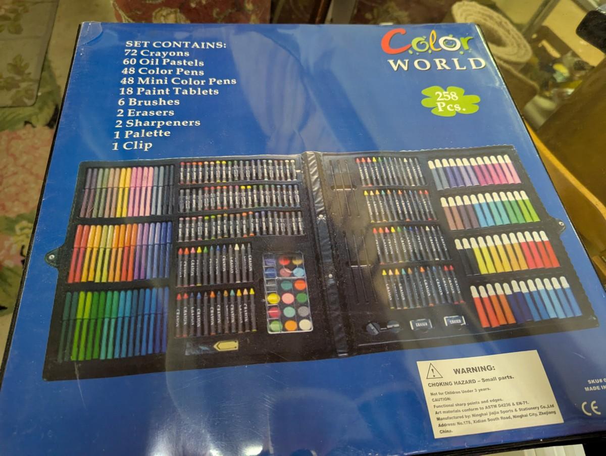 Color World 258 Pieces Color World Set | EstateSales.org