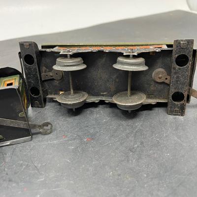 German Tinplate Clockwork Engine & Passenger Cars