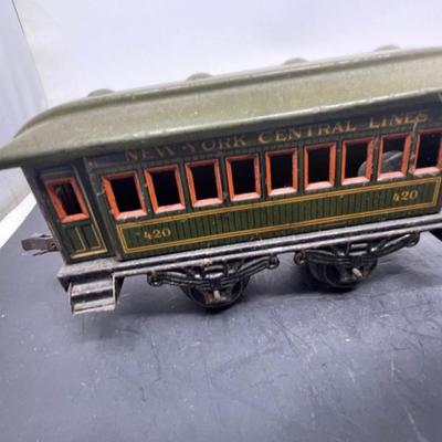 German Tinplate Clockwork Engine & Passenger Cars