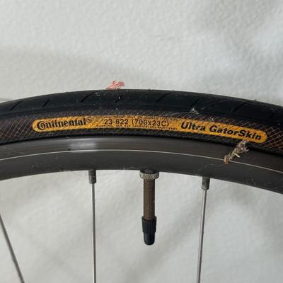 LOT 7G: Trek 1420 Bicycle