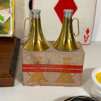 LOT 16D: Beautiful Kitchen Decor, The Cheese & Cracker Bubble & More!