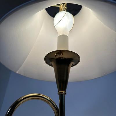 LOT 22D: Vintage Brass French Horn Table Lamp