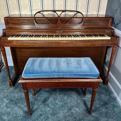 LOT 25L: Lester Betsy Ross Spinet Piano w/ Bench