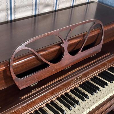 LOT 25L: Lester Betsy Ross Spinet Piano w/ Bench