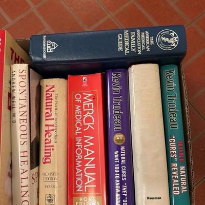 Sale Photo Thumbnail #126: variety of books
