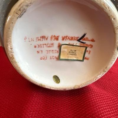 Sale Photo Thumbnail #135: vintage round porcelain Chinese vase 9 inch tall