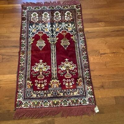 Sale Photo Thumbnail #157: small area Red and white area Rug 35" x 21"