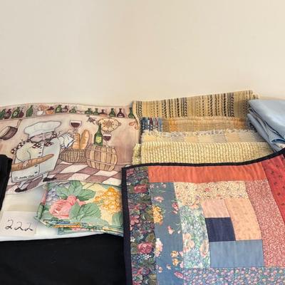 Table Clothes, Placemats and Napkins