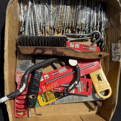 75 pieces drill bits/scrapers