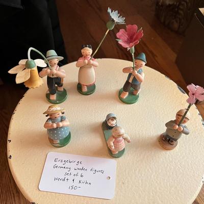 Wendy & Kuhn of Erzgebirge Germany wooden figures set