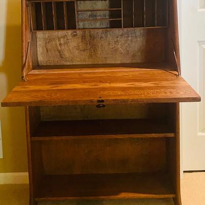 Vintage Oak Drop-Front Secretary Desk with Carved Detail – Classic Storage & Display