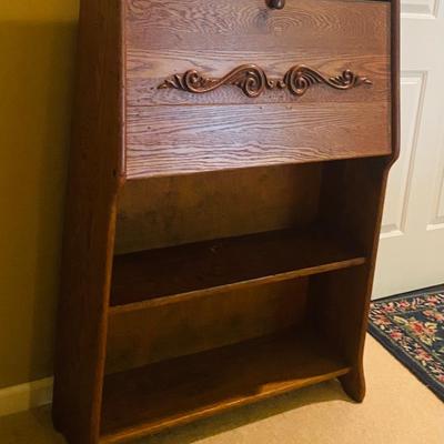 Vintage Oak Drop-Front Secretary Desk with Carved Detail – Classic Storage & Display