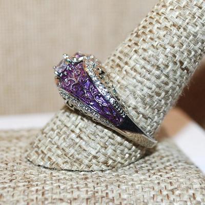 Size 10½ Marked .925 "Puffy" VIOLET Party Ring with a Single Main Clear Round Stone on a Silver Band (6.7g)