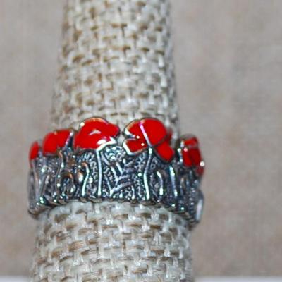Size 7 Unique "Red Poppies" Ring on a Silver Tone Band (5.1g)