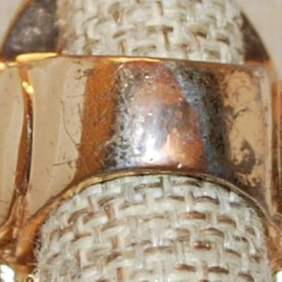 Size 5 VINTAGE Oversized Oval CORAL& White Splash Ring on a Solid Gold Tone Band (20.2g)