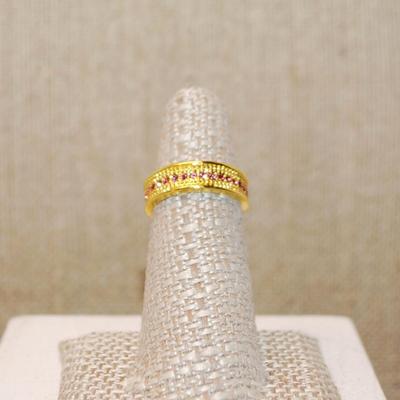 Size 6½ Half Infinity Ring with Single Row of Pink Stones on a Gold Tone Band (3.2g)