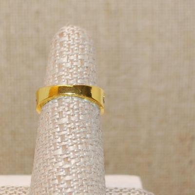 Size 6½ Half Infinity Ring with Single Row of Pink Stones on a Gold Tone Band (3.2g)