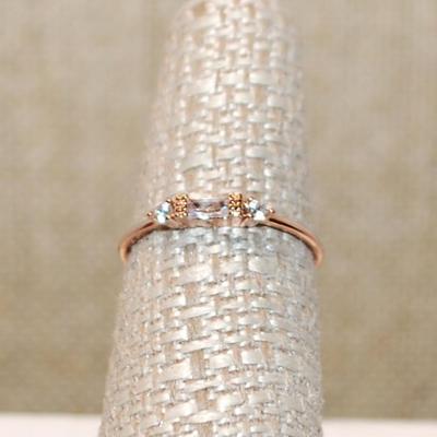 Size 7 Delicate CLEAR Rectangle Stone GOLD ROSE Ring with 2 Round Clear Stone Sides on a Rose Gold Band (0.8g)