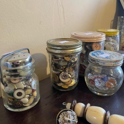Buttons 