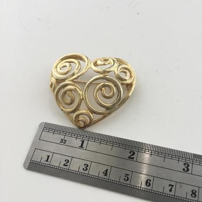 Goldtone heart pin vintage