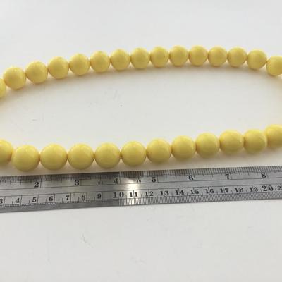 Yellow beaded fashion necklace