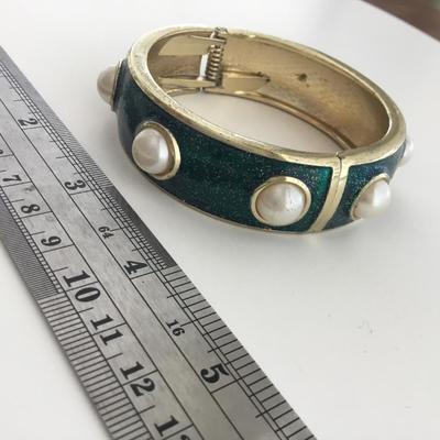 Gold tone unmarked green hinge bracelet