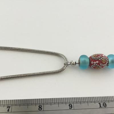 Silver tone unique pendant necklace