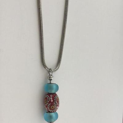 Silver tone unique pendant necklace