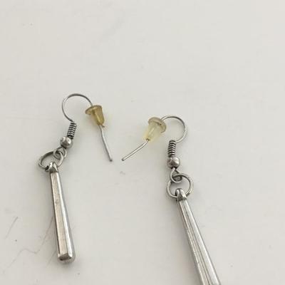 Unmarked silver tone dangle earrings