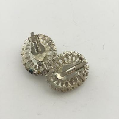 Silver tone unmarked clip on earrings