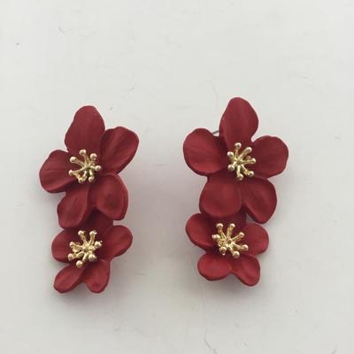 Red dangle flower earrings
