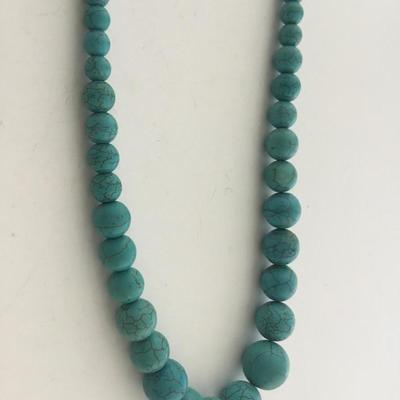 Turquoise type howlite beaded fashion necklace