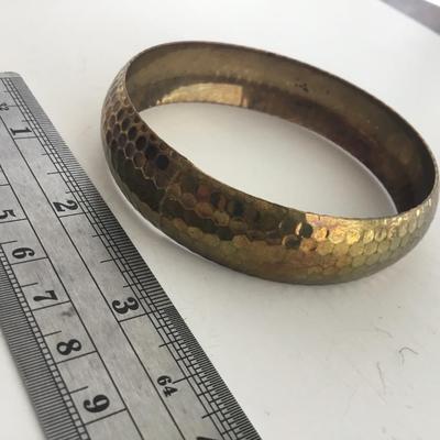 Gold tone fashion bangle