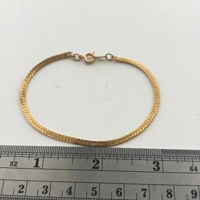 Gold tone Korea marked chain like bracelet