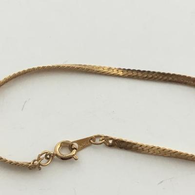 Gold tone Korea marked chain like bracelet