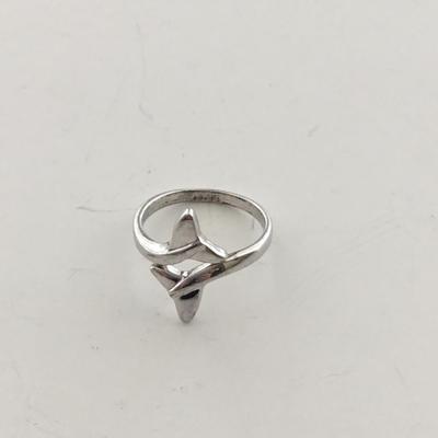 Tails fashion ring
