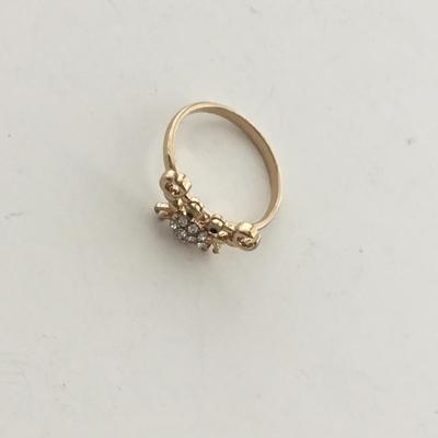 Gold tone crab rhinestone ring