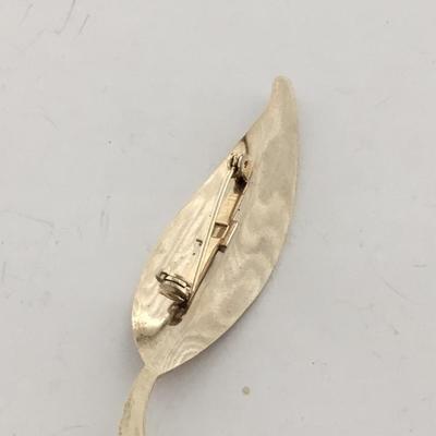 Gold tone vintage leaf pin