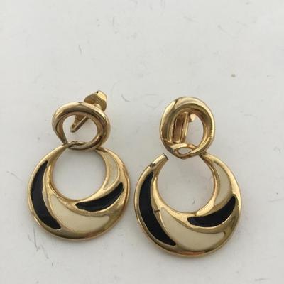 Vintage round gold tone clip on earrings