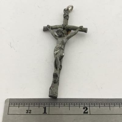 Cross necklace pendant