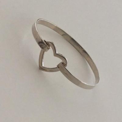 Silver tone fashion bracelet