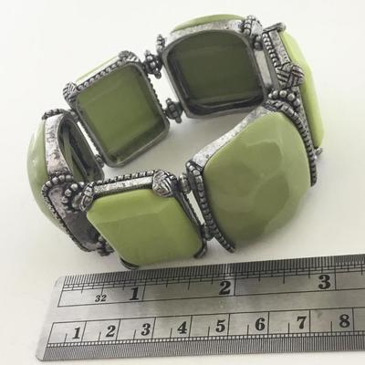 Green stretchy fashion bracelet