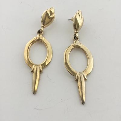 Gold tone unmarked dangle earrings