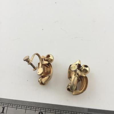 Gold tone screw on vintage earrings