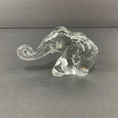 -74- HEISEY | Art Glass Mother Elephant Figure