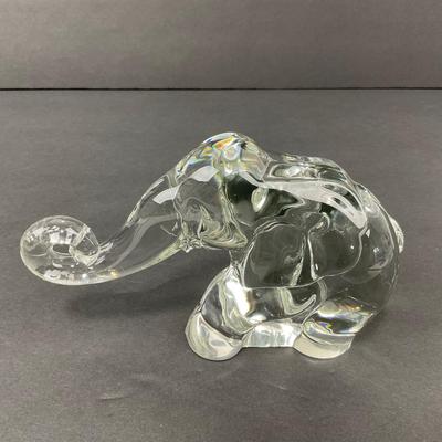 -74- HEISEY | Art Glass Mother Elephant Figure